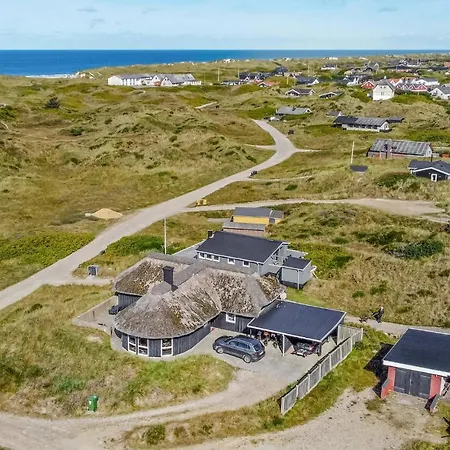 Nice Home In Vejers Strand With Wifi Semesterbostad *