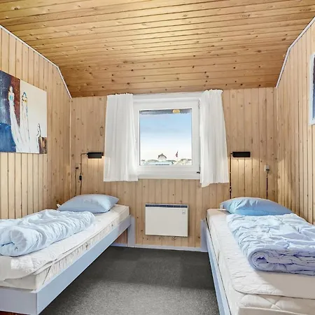 Nice Home In Vejers Strand With Wifi *