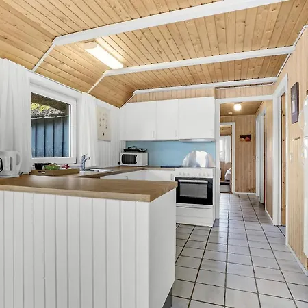 Semesterbostad Nice Home In Vejers Strand With Wifi