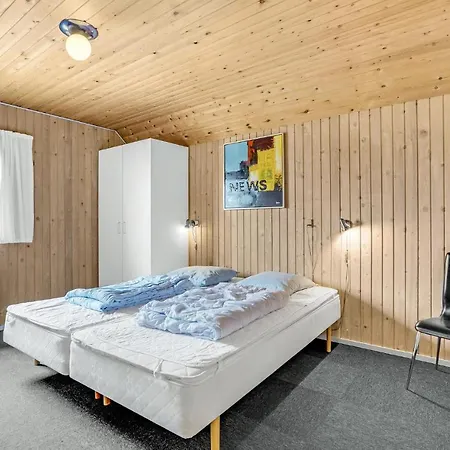 Semesterbostad Nice Home In Vejers Strand With Wifi